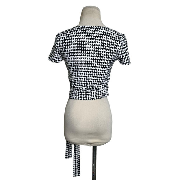 Forever 21 black white houndstooth short sleeves crop top size S - Picture 2 of 10
